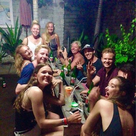 Good For Ya Knee Hostel & Bungalows (Adults Only) Gili Trawangan Exteriér fotografie