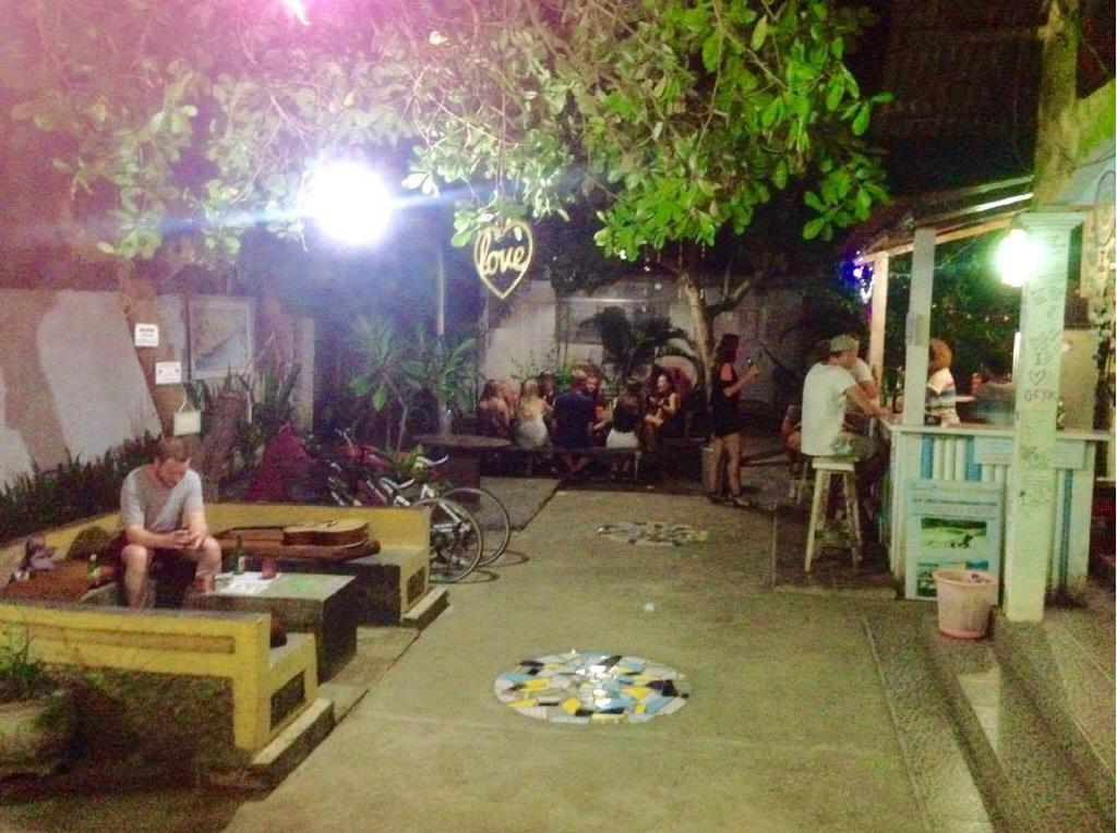Good For Ya Knee Hostel & Bungalows (Adults Only) Gili Trawangan Exteriér fotografie